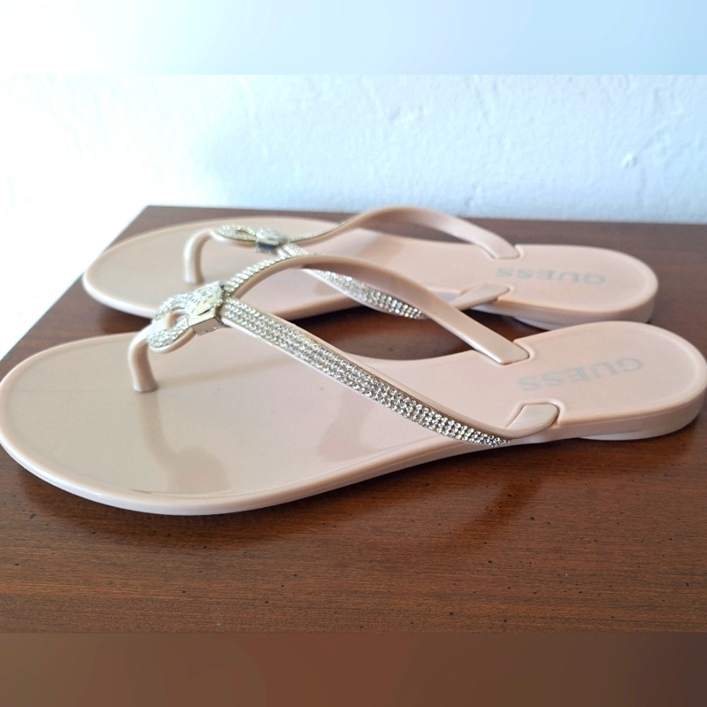 GUESS Cream Women's Sandals Flip Flops Size 7 - Picture 4 of 8